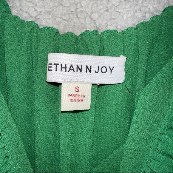 Ethan N Joy Jumpsuit Womens Small Green Wide Leg Pleated Spaghetti Strap Whimsy - Picture 3 of 9
